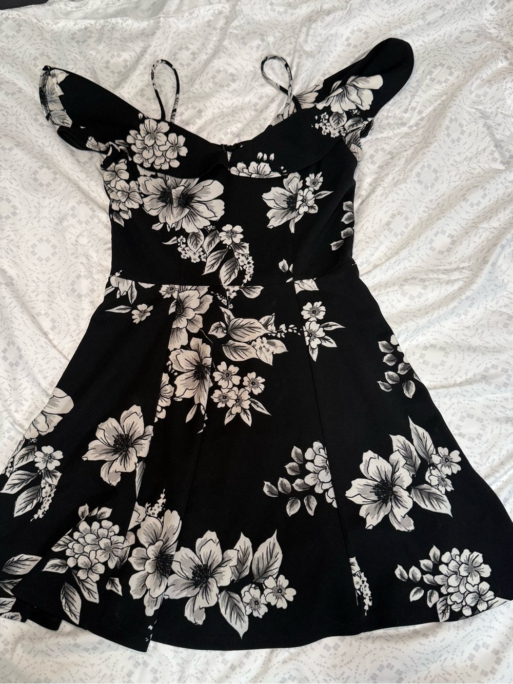 Dry Goods Emerald Sun Black White Floral Sweetheart Sun Dress - Size S